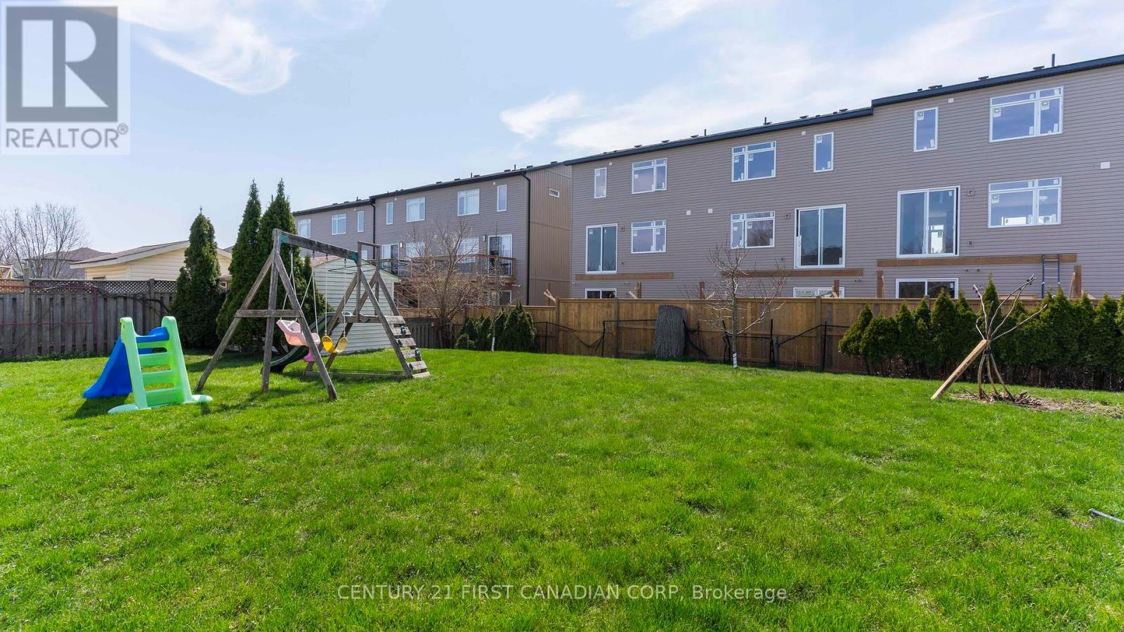 100 Josselyn Drive, London South (South X), Ontario  N6E 3V6 - Photo 38 - X12377739
