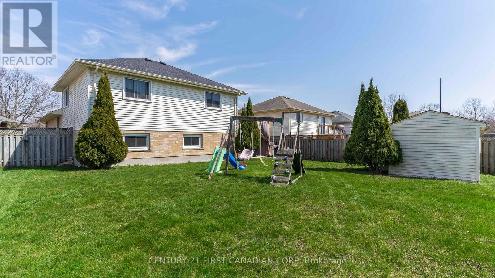 100 Josselyn Drive, London South (South X), Ontario  N6E 3V6 - Photo 39 - X12377739