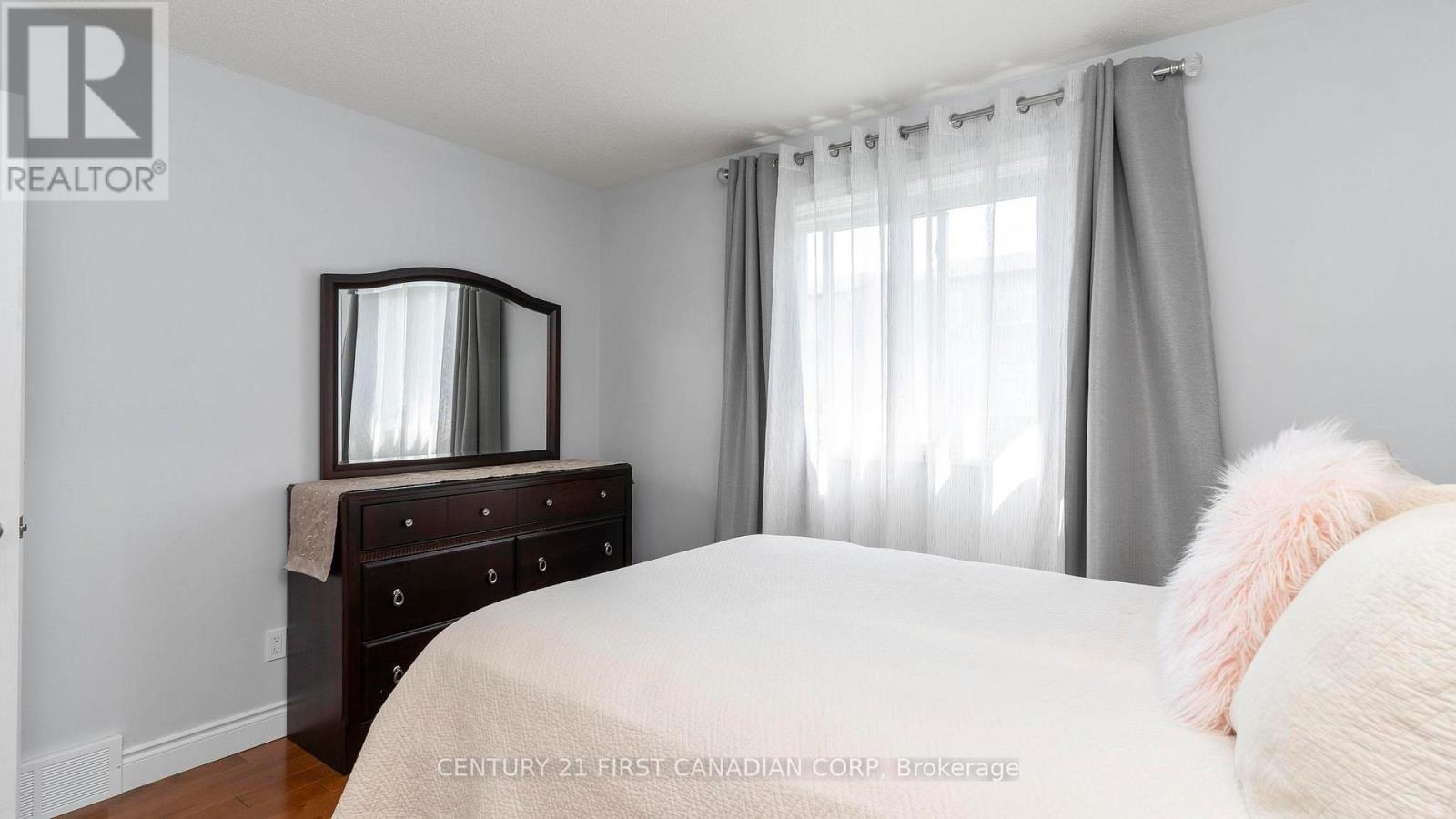 100 Josselyn Drive, London South (South X), Ontario  N6E 3V6 - Photo 40 - X12377739
