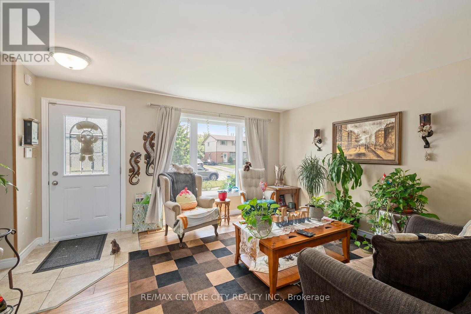 150 Culver Crescent, London East (East H), Ontario  N5V 3G7 - Photo 6 - X12377806