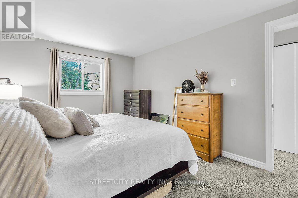 52 Adswood Road, London South, Ontario  N6E 2W1 - Photo 11 - X12377856