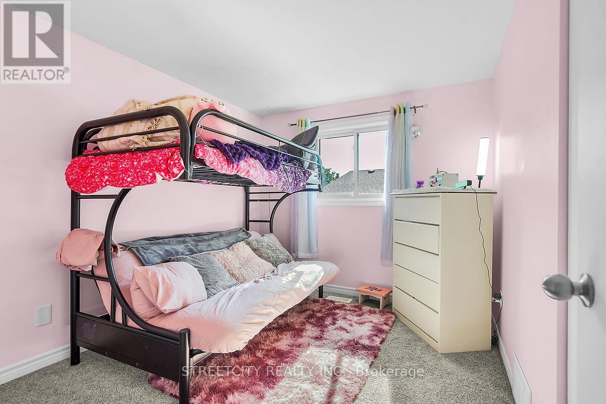 52 Adswood Road, London South, Ontario  N6E 2W1 - Photo 14 - X12377856