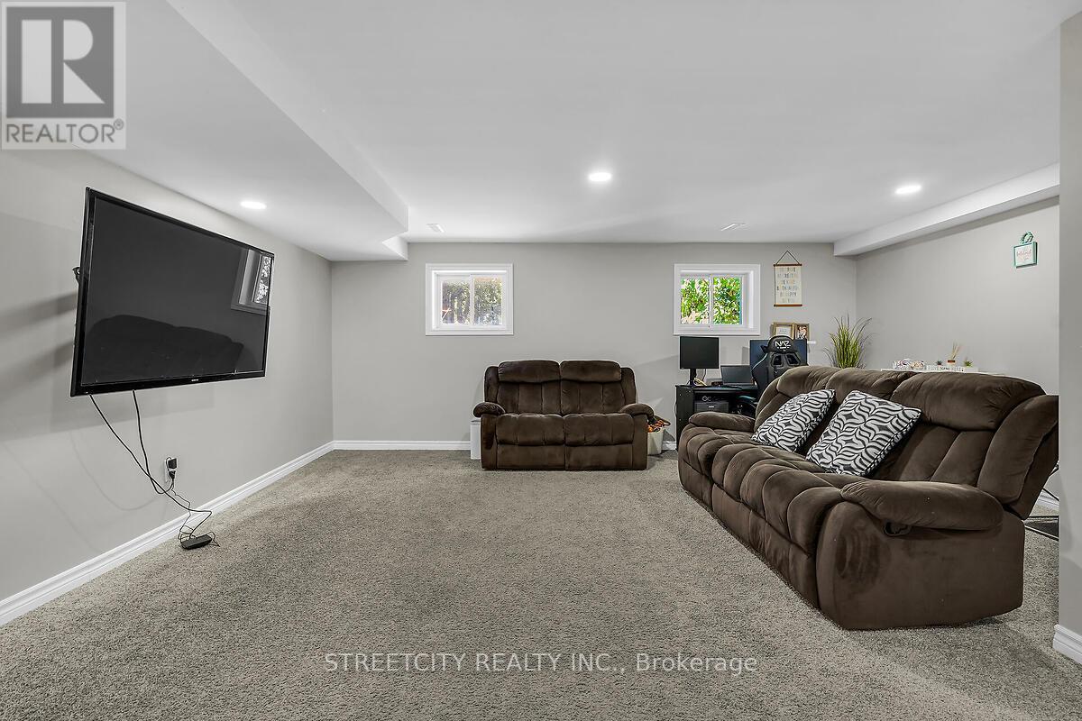 52 Adswood Road, London South, Ontario  N6E 2W1 - Photo 16 - X12377856