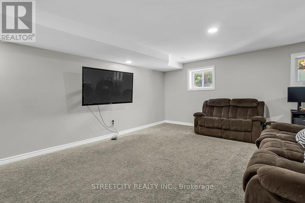52 Adswood Road, London South, Ontario  N6E 2W1 - Photo 17 - X12377856