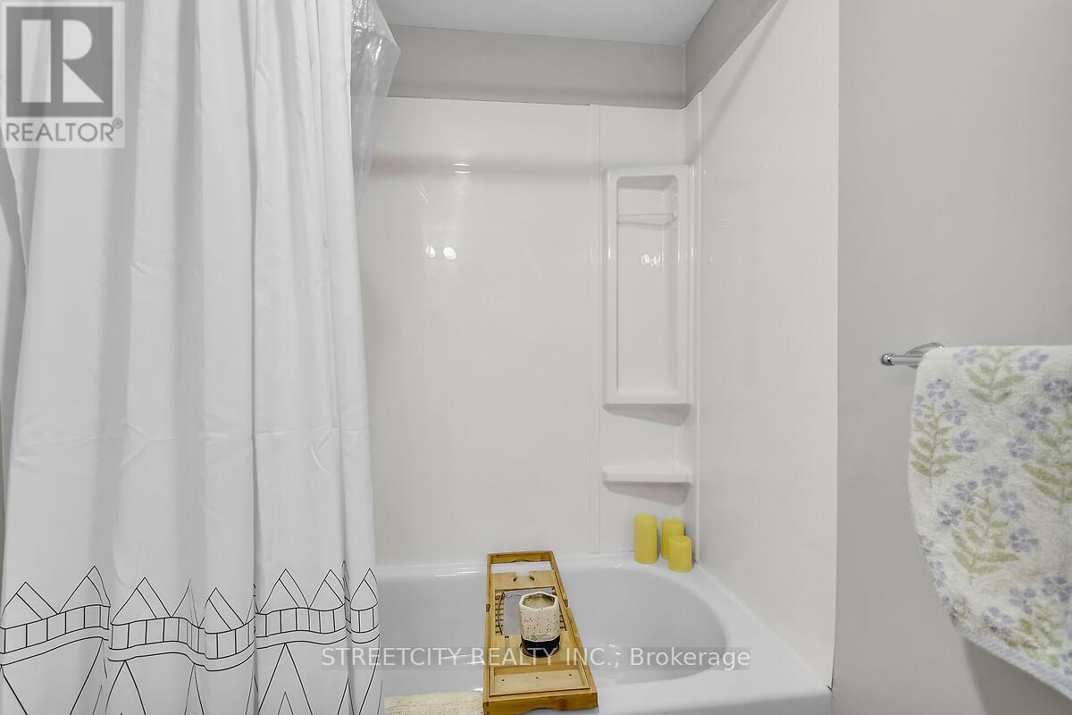 52 Adswood Road, London South, Ontario  N6E 2W1 - Photo 20 - X12377856