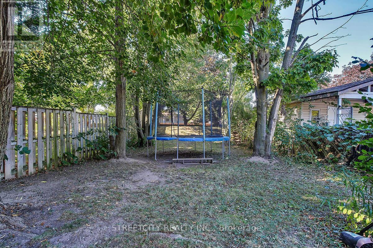 52 Adswood Road, London South, Ontario  N6E 2W1 - Photo 23 - X12377856