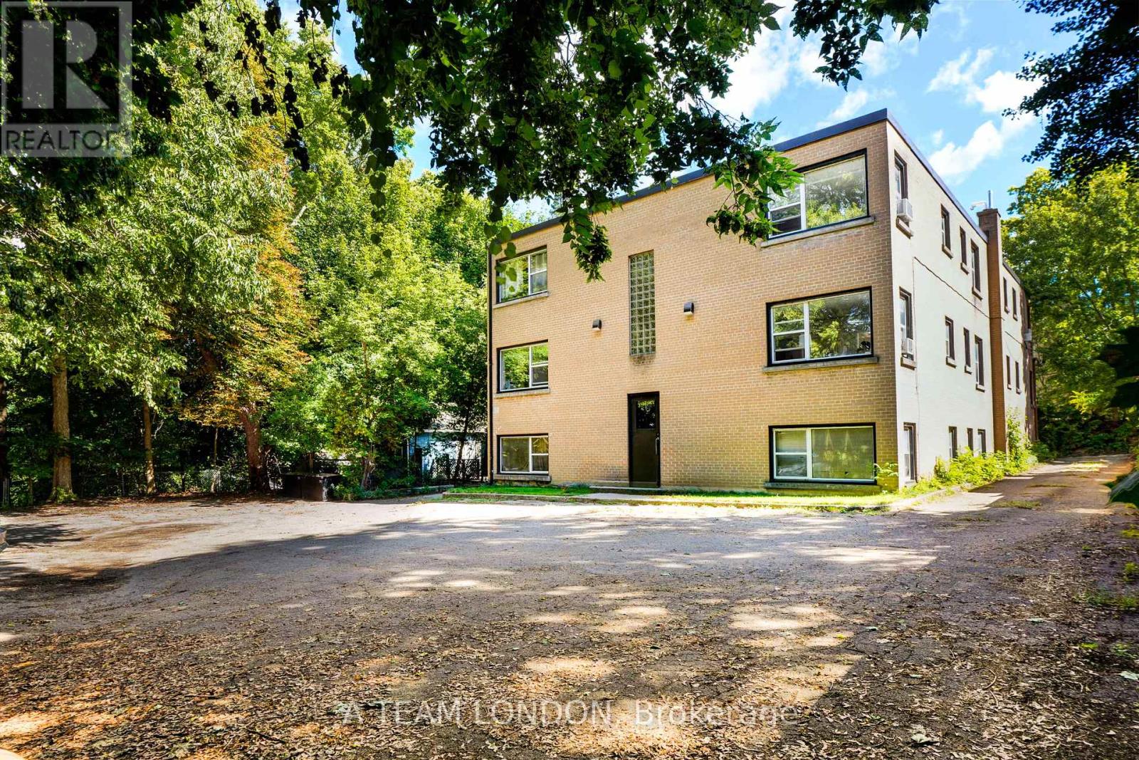575 Ridout Street N, London East (East F), Ontario  N6A 2R2 - Photo 4 - X12377866