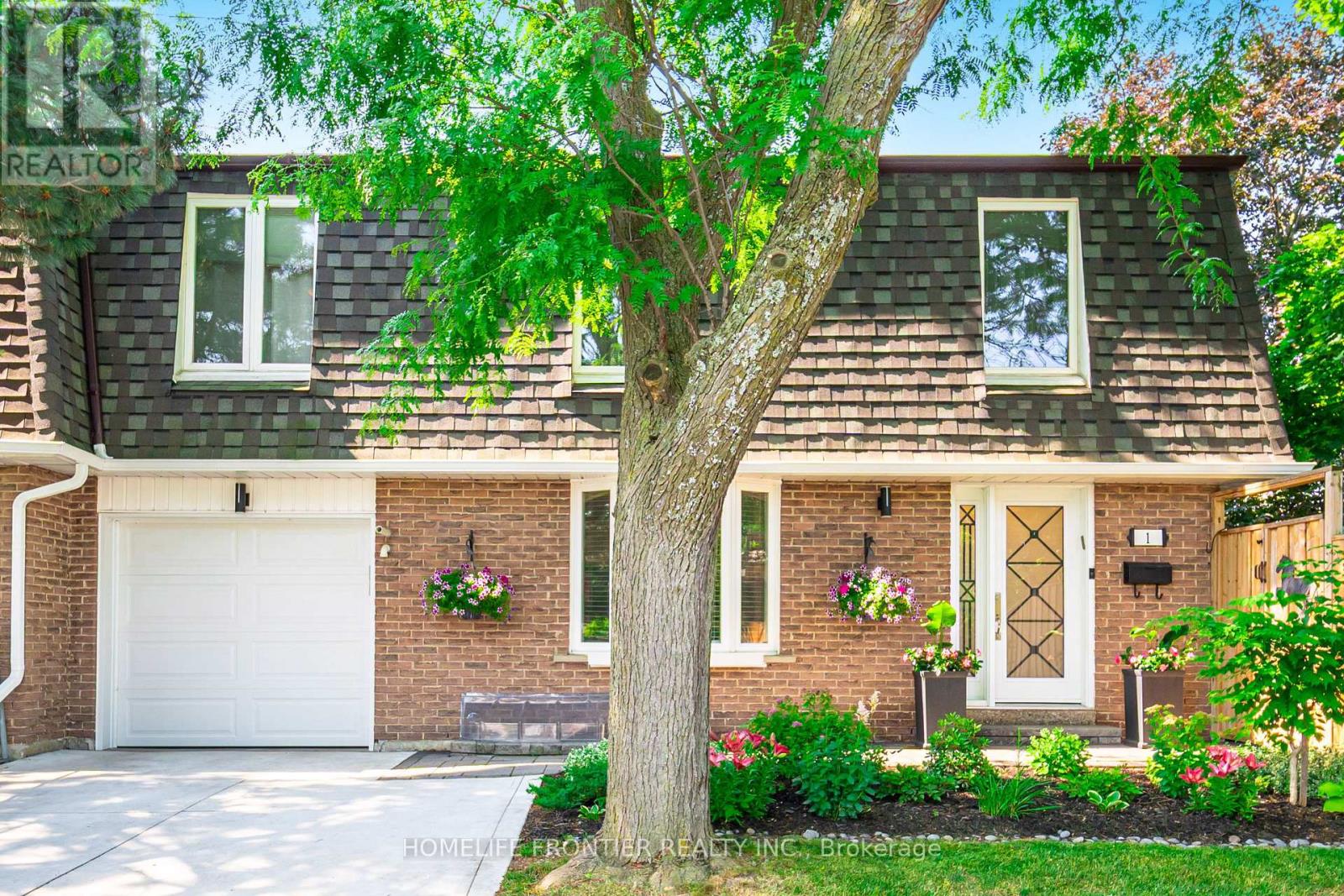 1 DENAVA GATE, Richmond Hill, Ontario