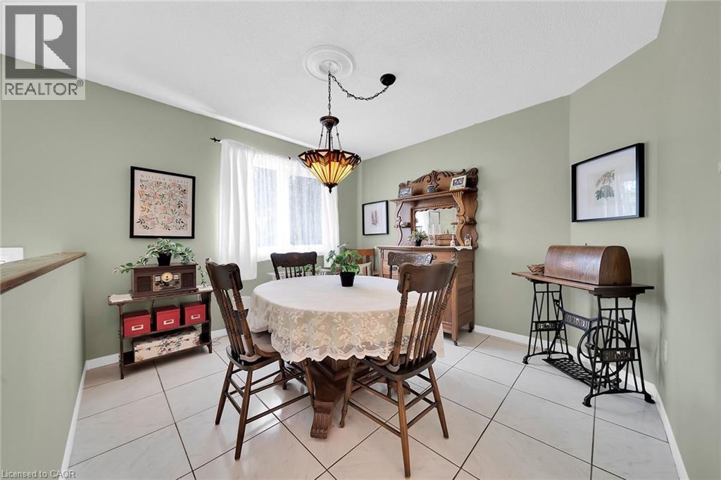 1 Renata Court, Dundas, Ontario  L9H 6X1 - Photo 11 - 40764667
