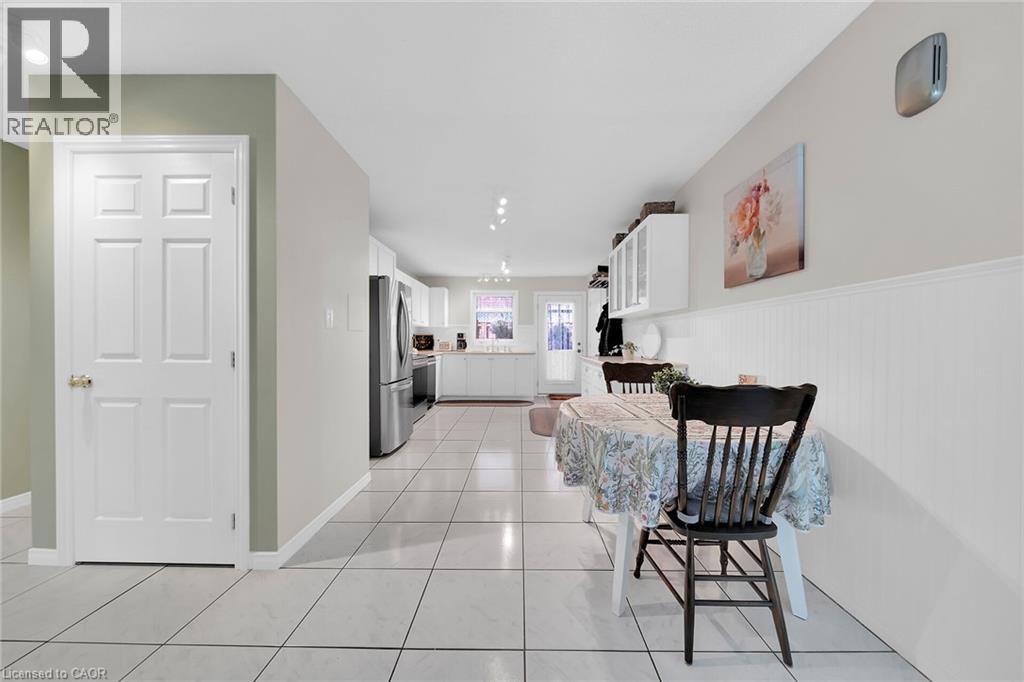 1 Renata Court, Dundas, Ontario  L9H 6X1 - Photo 14 - 40764667