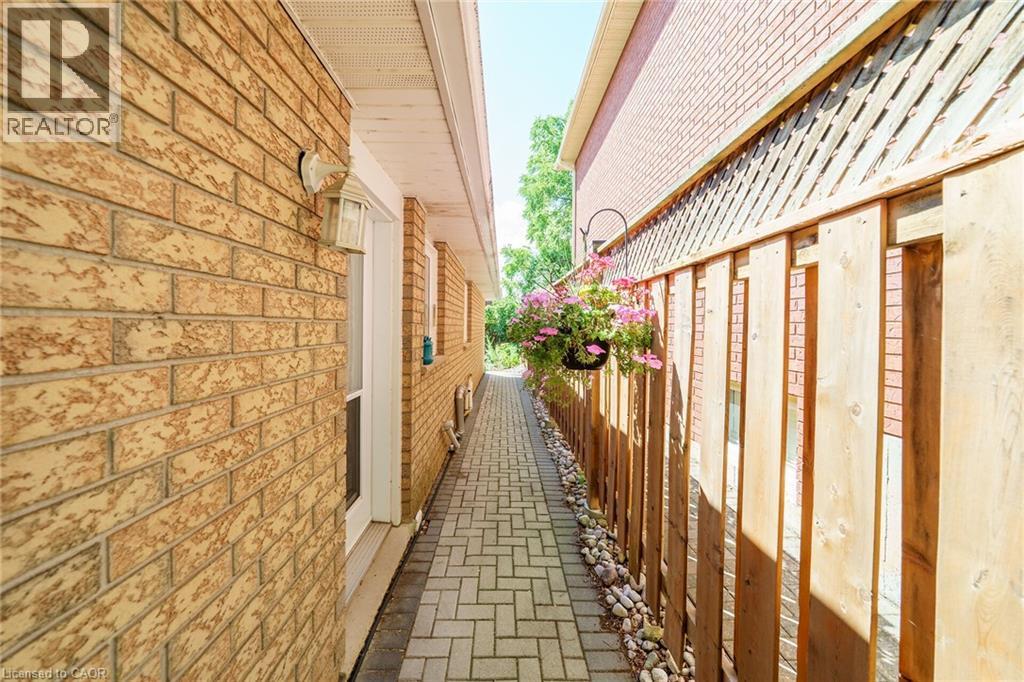 1 Renata Court, Dundas, Ontario  L9H 6X1 - Photo 50 - 40764667