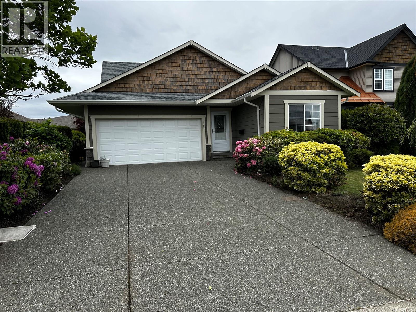725 Lancaster Way, Comox, British Columbia