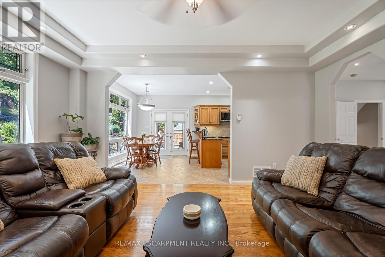 22 Shadeland Crescent, Hamilton (Stoney Creek), Ontario  L8G 4Y1 - Photo 16 - X12377283