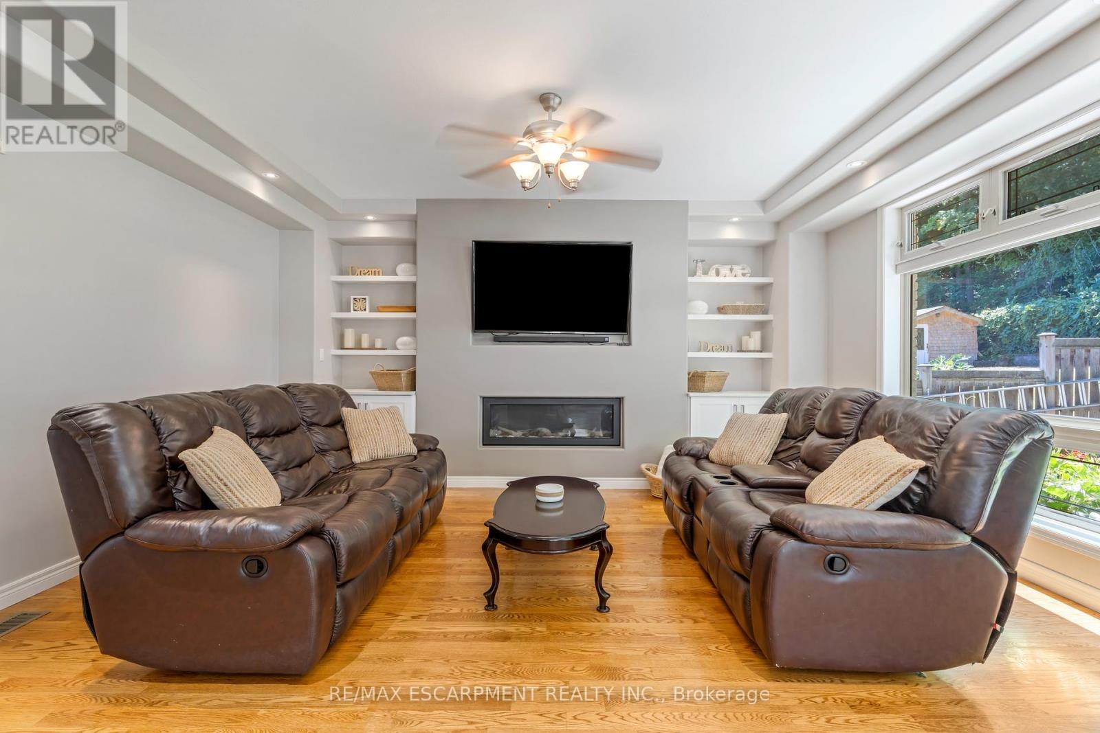22 Shadeland Crescent, Hamilton (Stoney Creek), Ontario  L8G 4Y1 - Photo 15 - X12377283