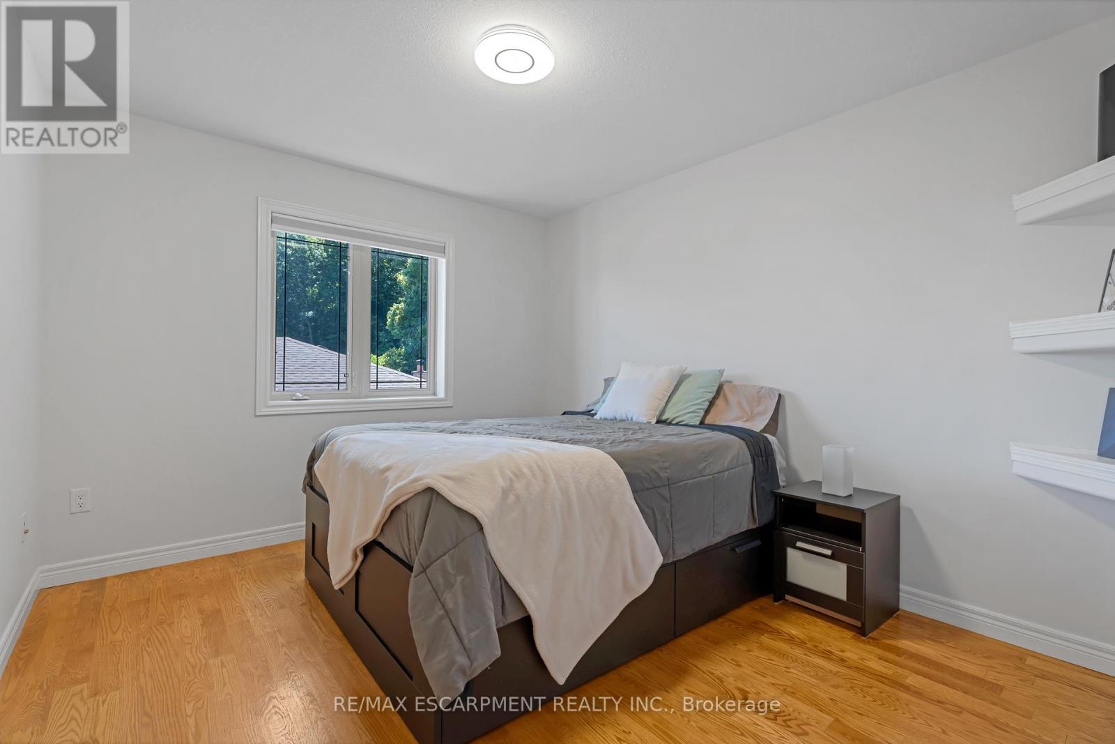 22 Shadeland Crescent, Hamilton (Stoney Creek), Ontario  L8G 4Y1 - Photo 24 - X12377283