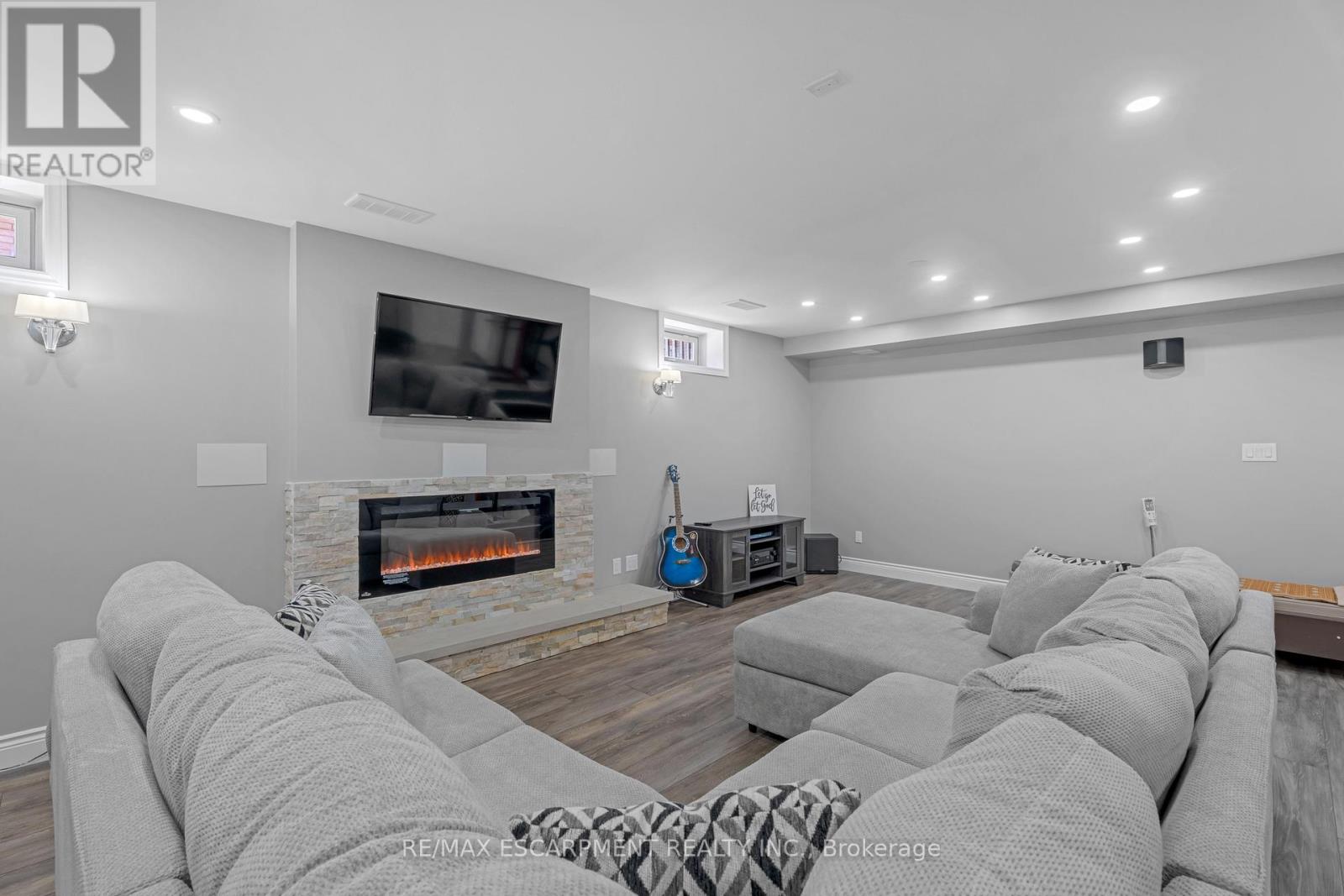 22 Shadeland Crescent, Hamilton (Stoney Creek), Ontario  L8G 4Y1 - Photo 36 - X12377283