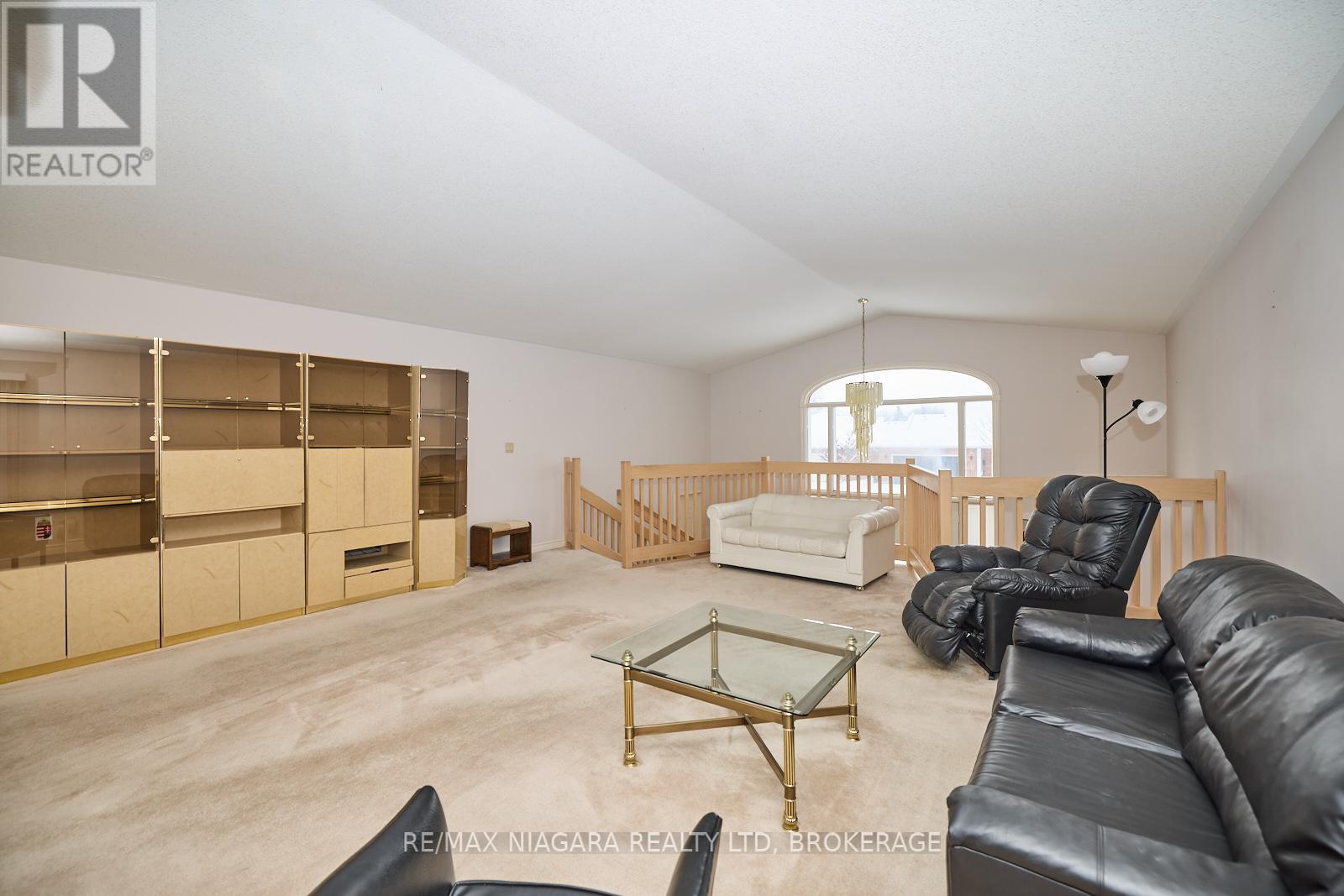 6869 Imperial Court, Niagara Falls, Ontario  L2G 7W9 - Photo 6 - X12377724
