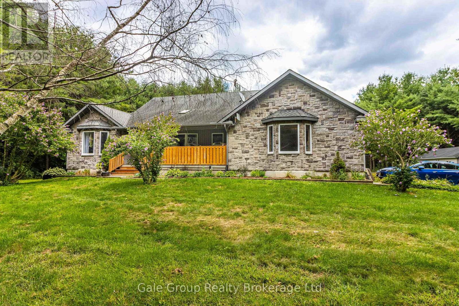 1048 County Rd 28 Road, Norfolk, Ontario  N0E 1G0 - Photo 2 - X12377755