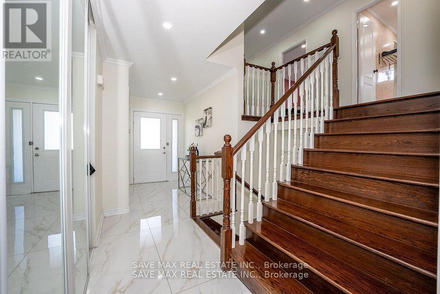 229 Rutherford Road N, Brampton, Ontario  L6V 2X7 - Photo 3 - W12371748