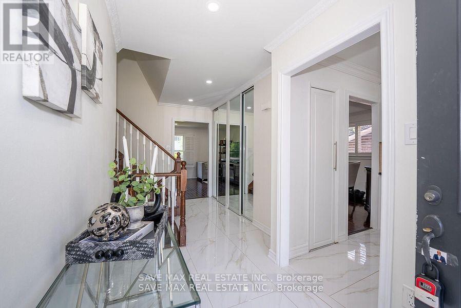 229 Rutherford Road N, Brampton, Ontario  L6V 2X7 - Photo 4 - W12371748
