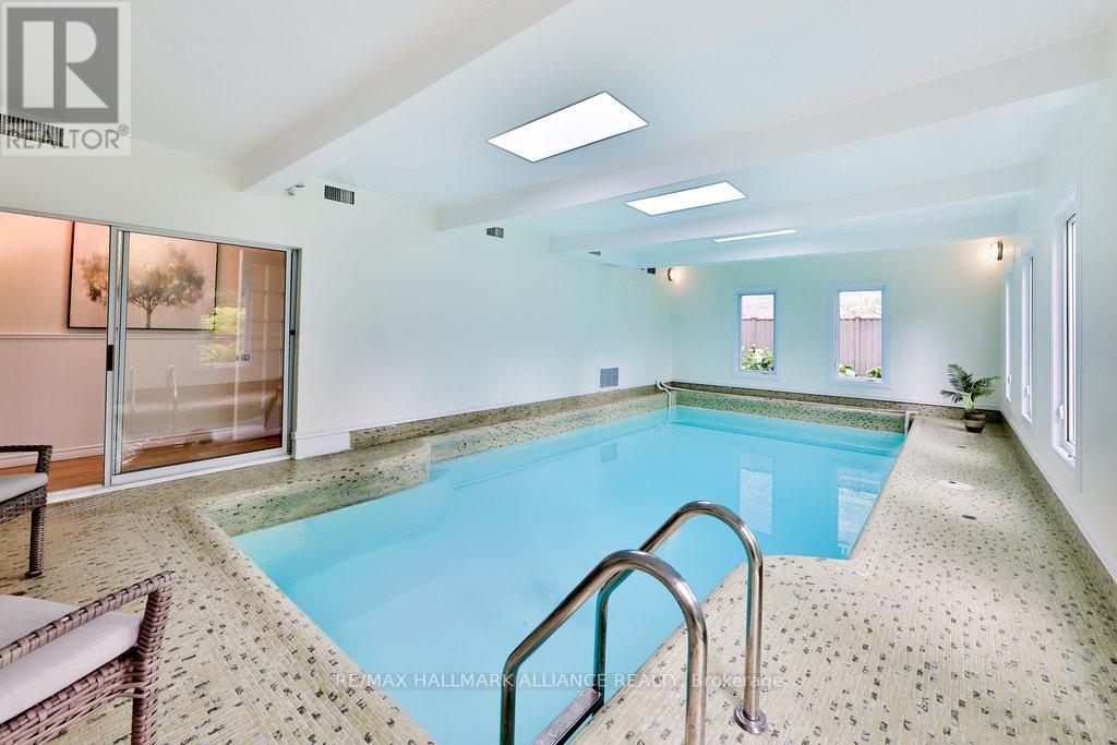 1316 Cambridge Drive, Oakville, Ontario  L6J 1S3 - Photo 33 - W12377548