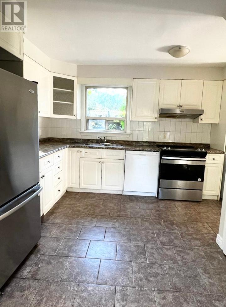 Main - 78 Harold Street, Brampton, Ontario  L6Y 1E4 - Photo 5 - W12377574