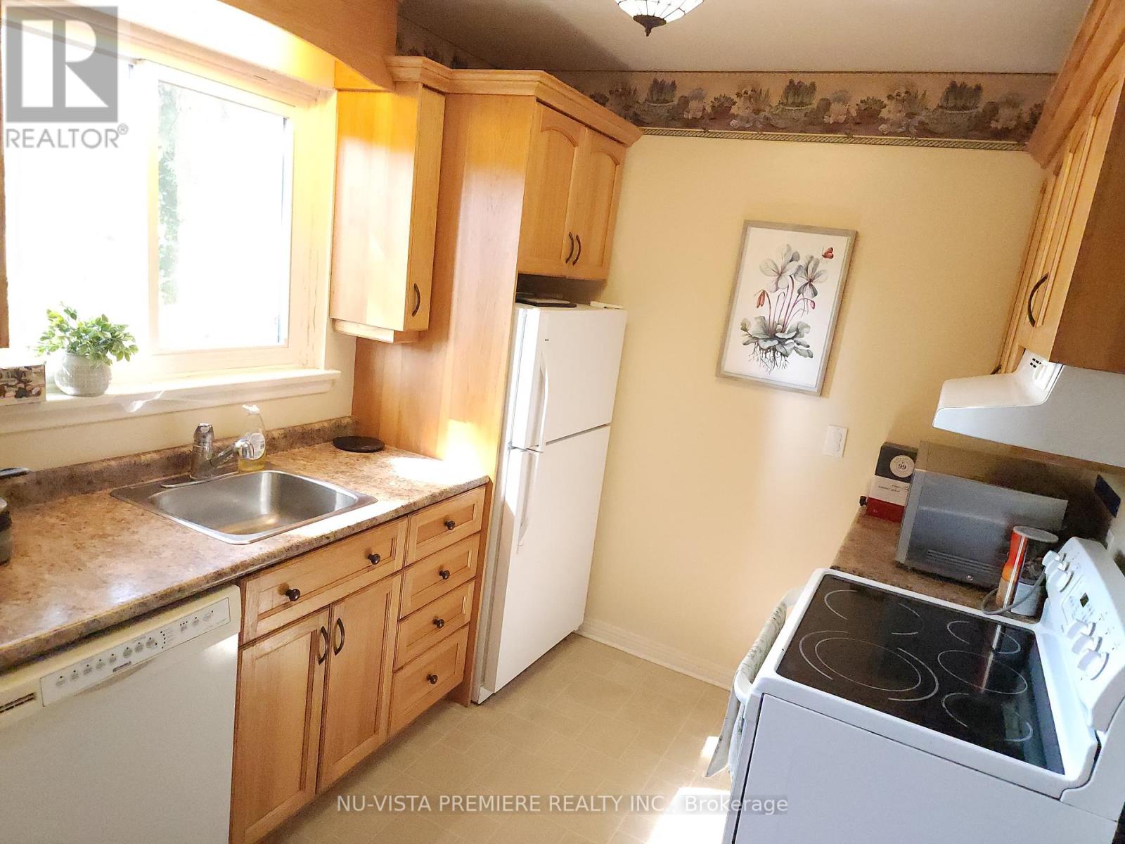 Property at 344 HOMESTEAD COURT N image 4