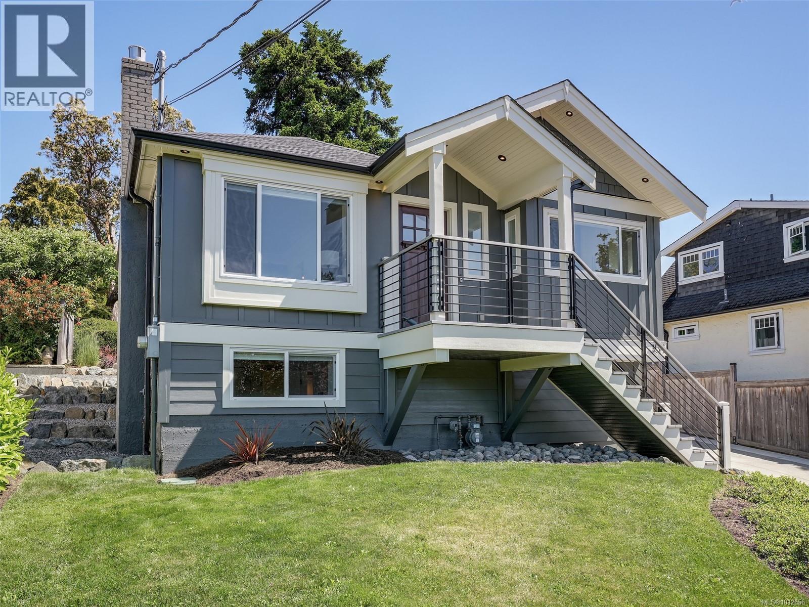 354 Gorge Rd W, Saanich, British Columbia
