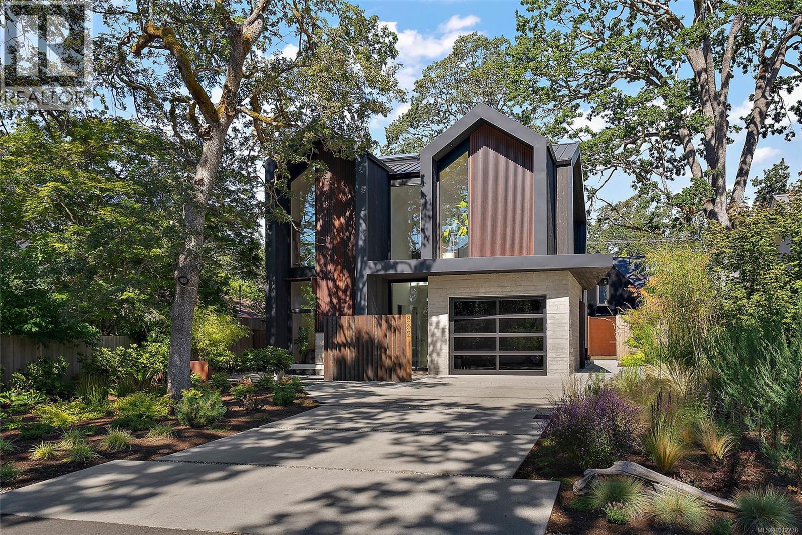 Property at 862 Somenos St image 1