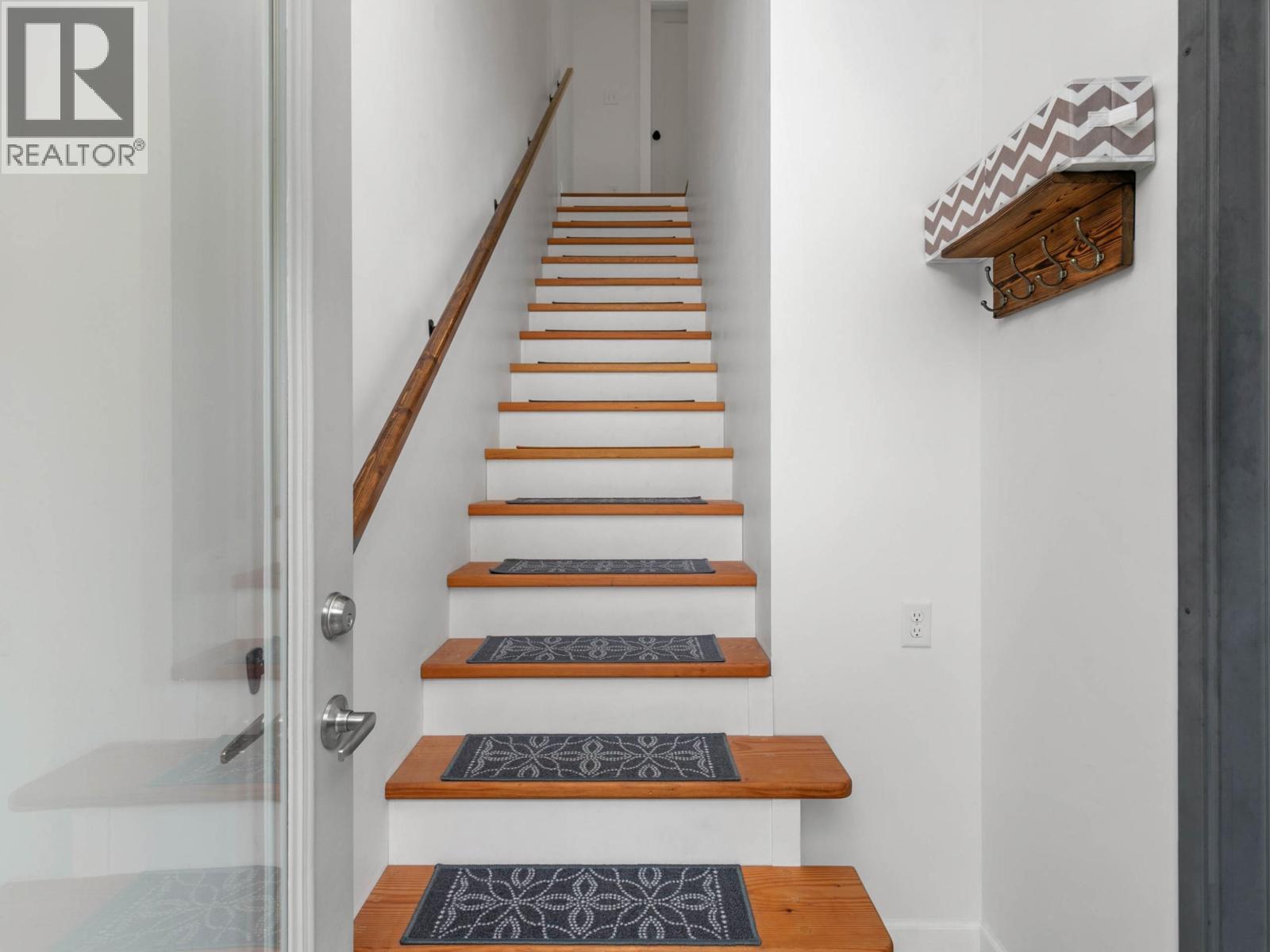 1926 Stonecutter Place, Pemberton, British Columbia  V0N 2L0 - Photo 10 - C8071809