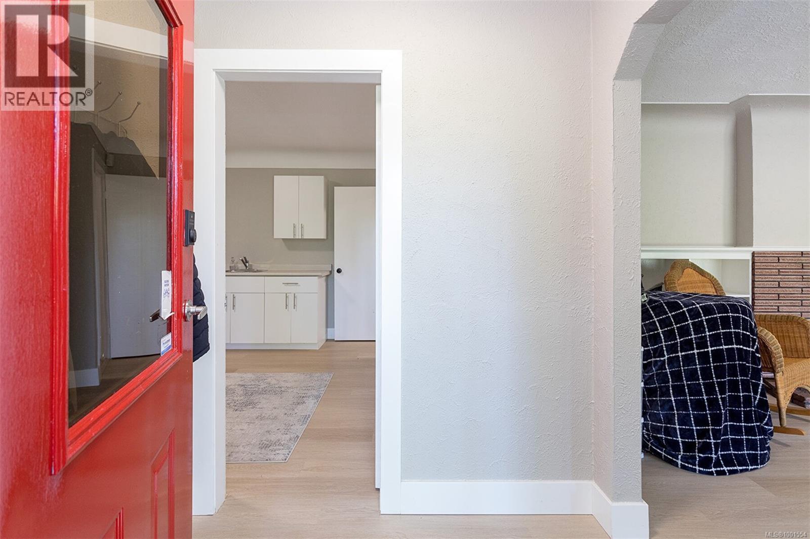 Property at 3056 Gibbins Rd image 3