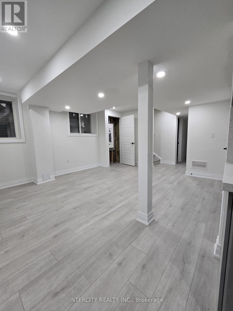 181 Forestwalk Street, Kitchener, Ontario  N2E 3Y2 - Photo 3 - X12377579