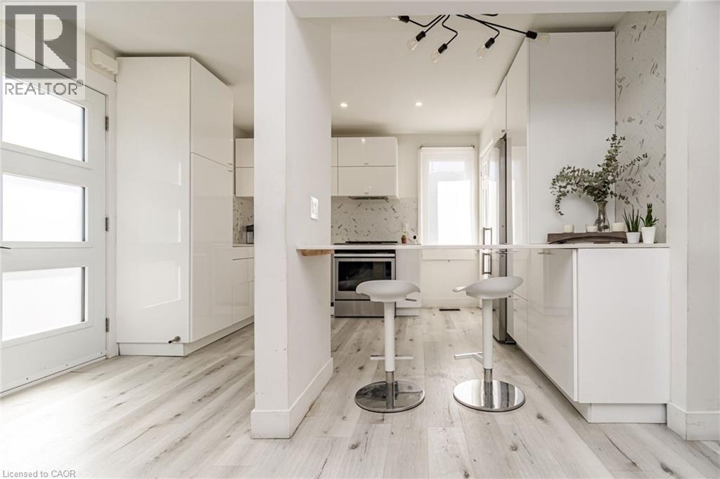 260 West 16th Street Unit# Upper, Hamilton, Ontario  L9C 4C6 - Photo 3 - 40765331