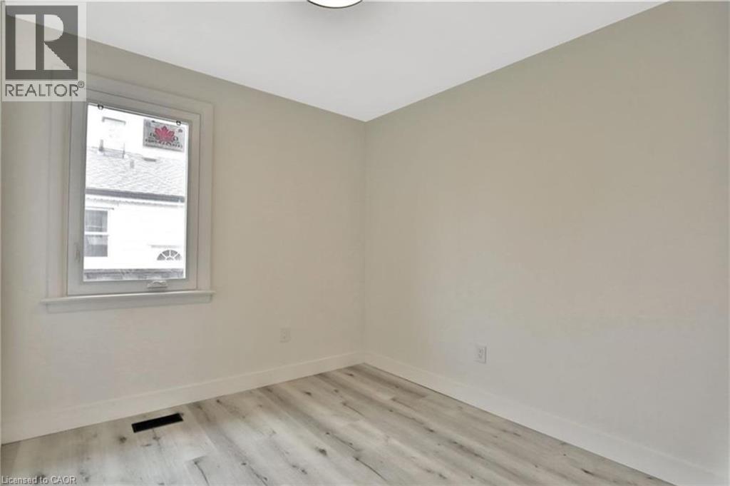 260 West 16th Street Unit# Upper, Hamilton, Ontario  L9C 4C6 - Photo 9 - 40765331