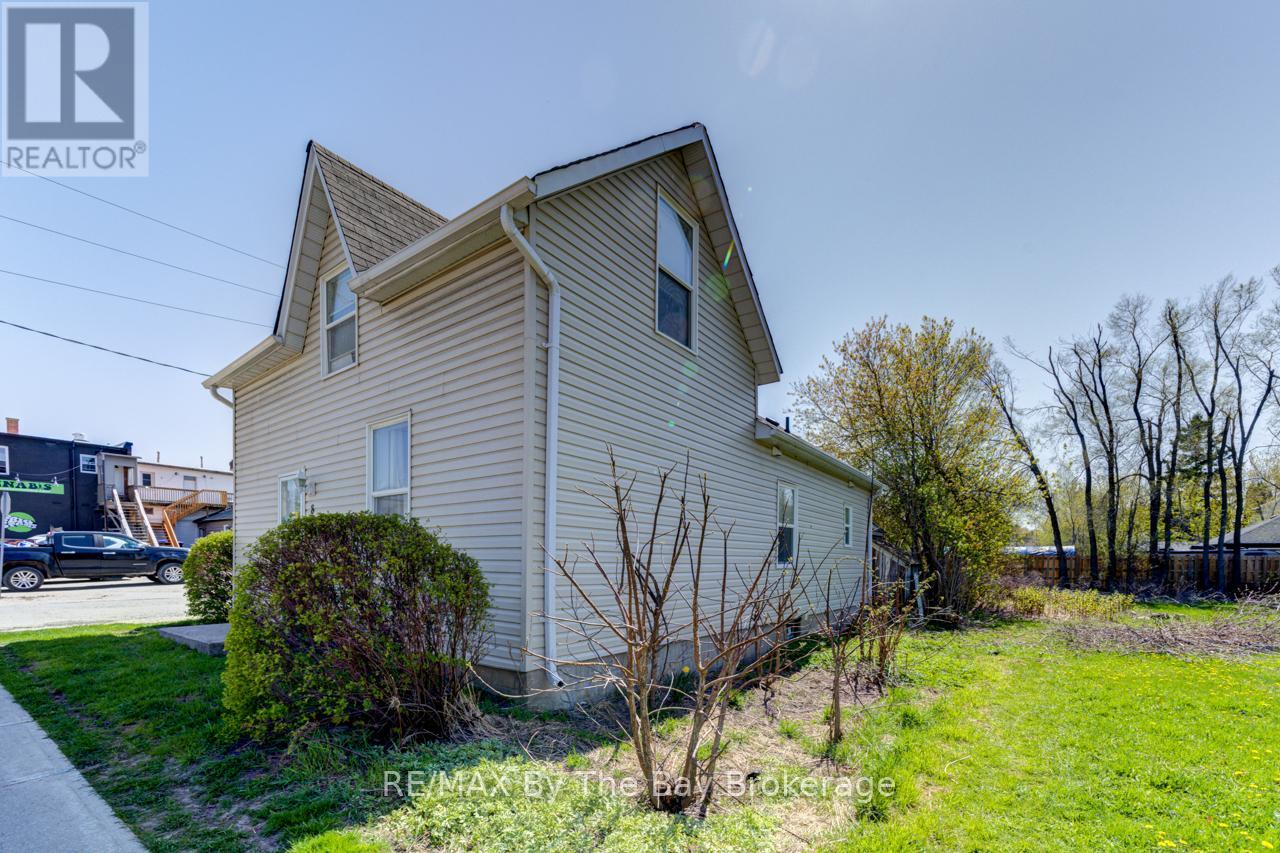 8 Yonge Street N, Springwater, Ontario  L0L 1P0 - Photo 18 - S12377965