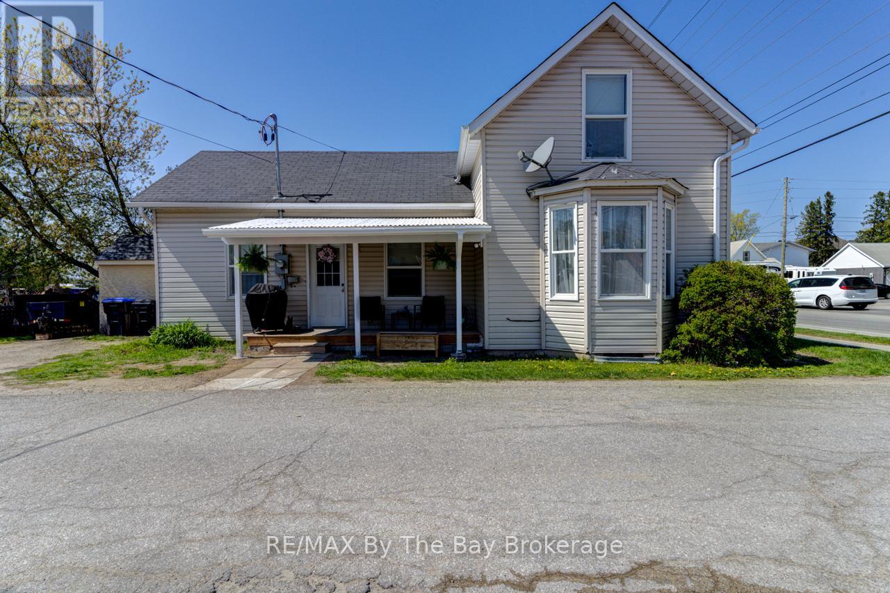 8 Yonge Street N, Springwater, Ontario  L0L 1P0 - Photo 2 - S12377965