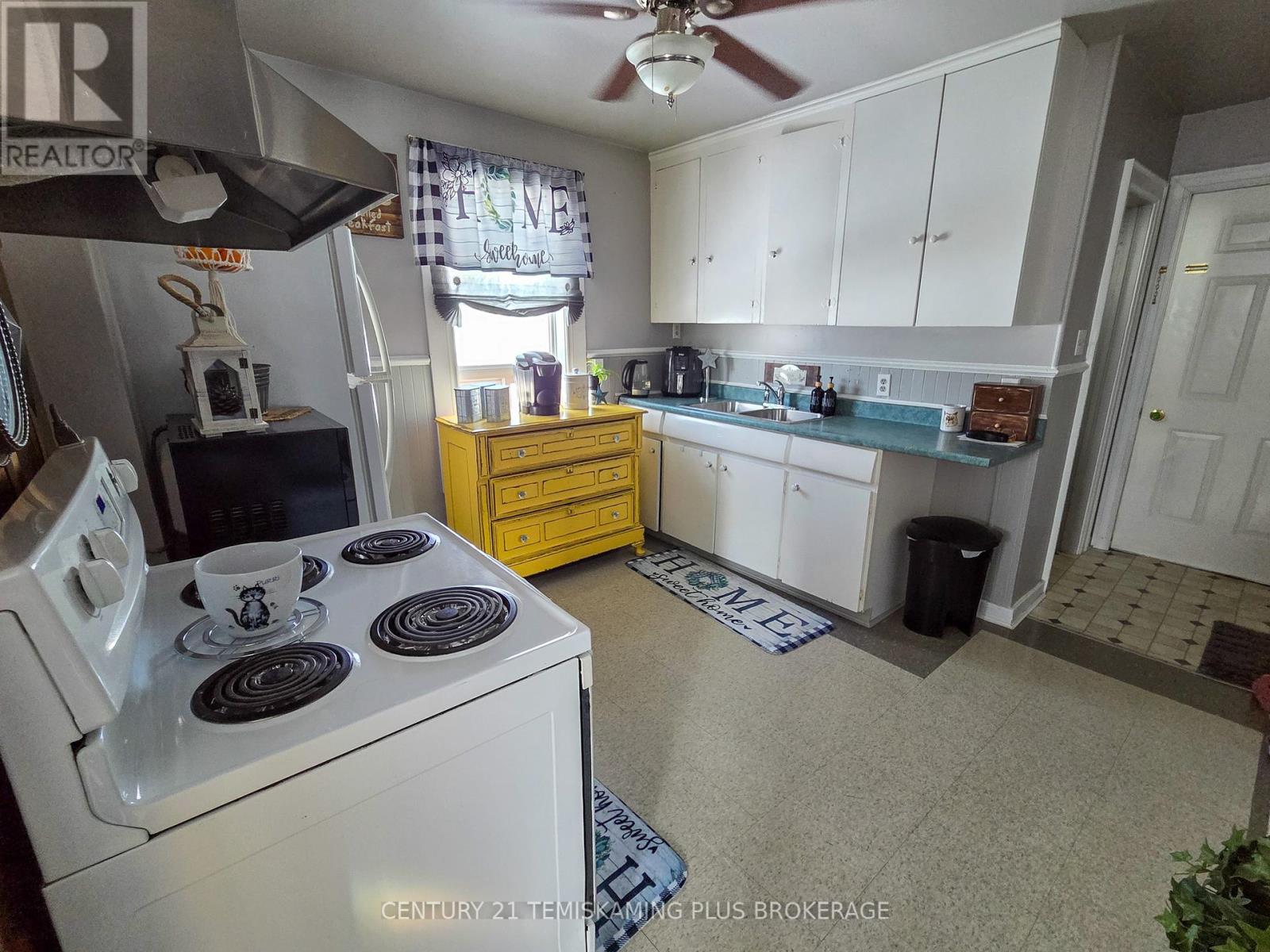 40 Taylor Avenue, Kirkland Lake, Ontario  P2N 2L1 - Photo 3 - T12377850