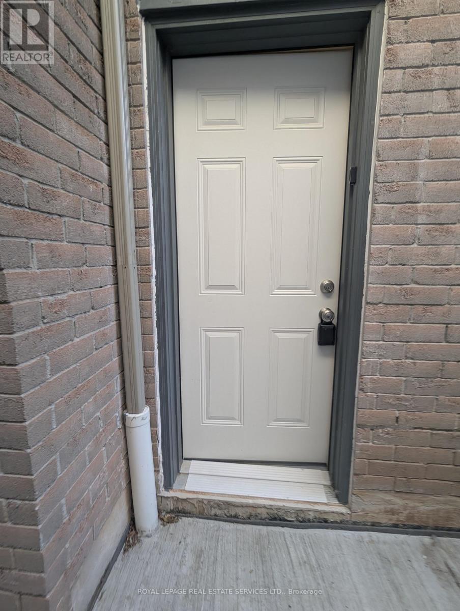 Basement - 6057 Leeside Crescent, Mississauga, Ontario  L5M 5K6 - Photo 3 - W12377653