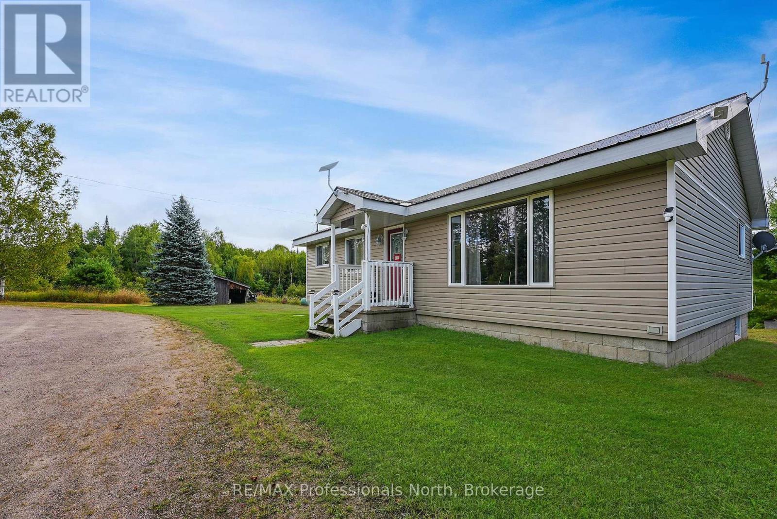 4072 Gelert Road, Minden Hills, Ontario  K0M 2K0 - Photo 2 - X12377894