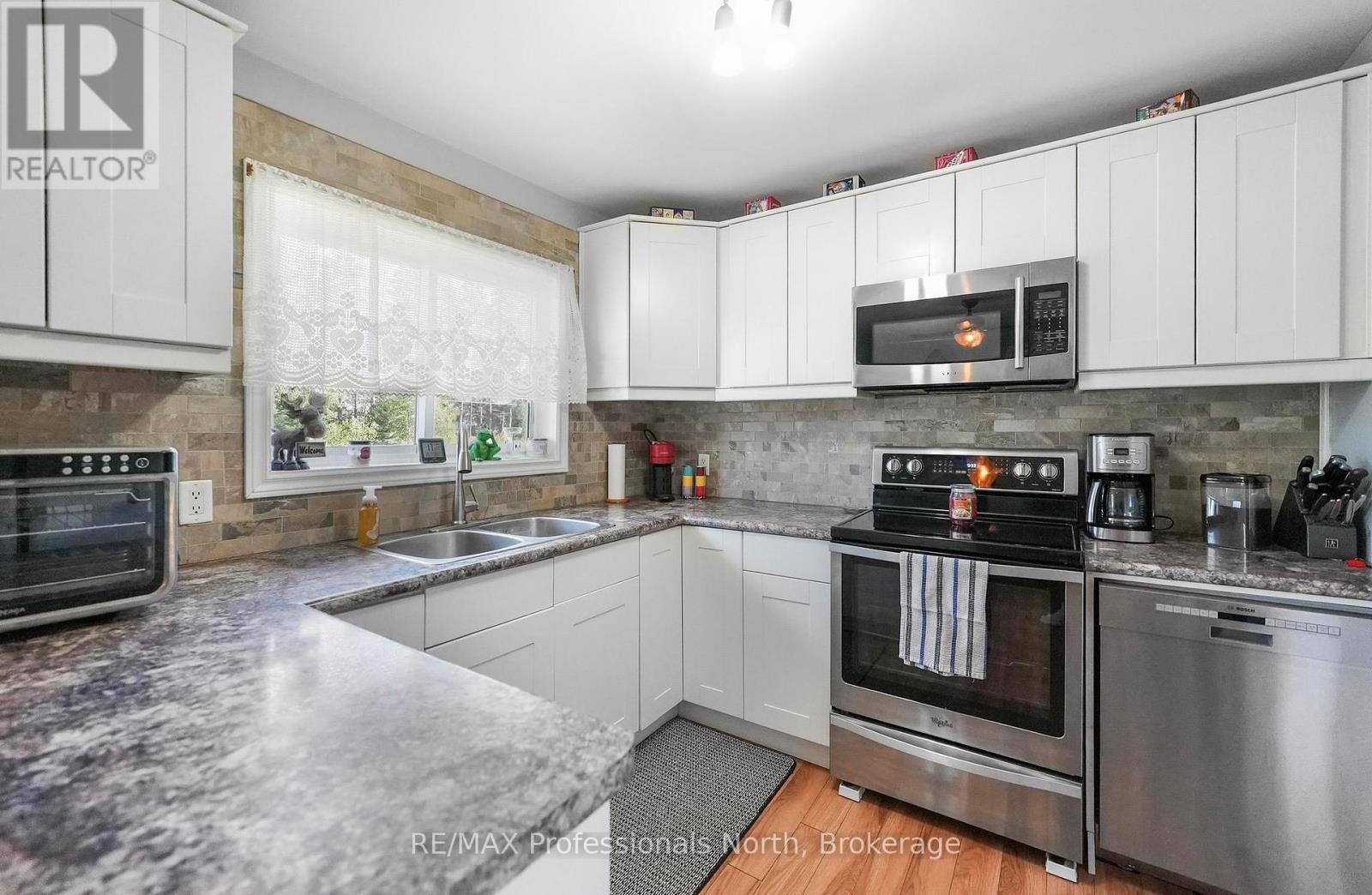 4072 Gelert Road, Minden Hills, Ontario  K0M 2K0 - Photo 8 - X12377894
