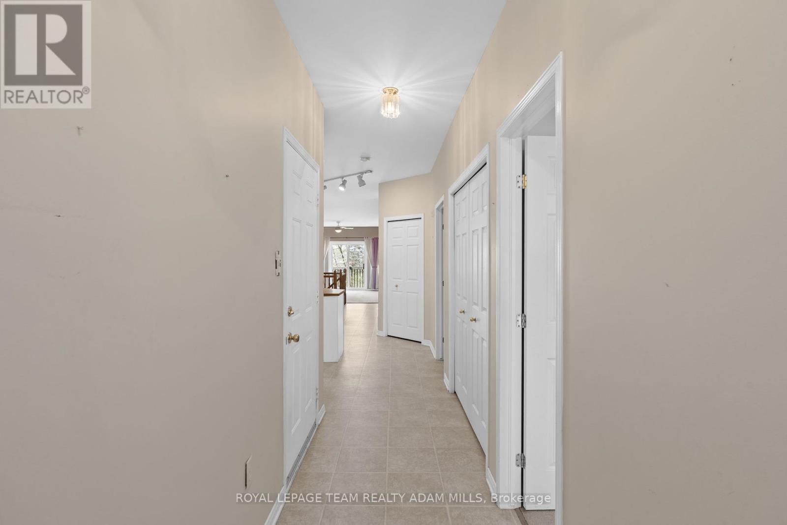 98 Patterson Crescent, Carleton Place, Ontario  K7C 4P3 - Photo 4 - X12377879