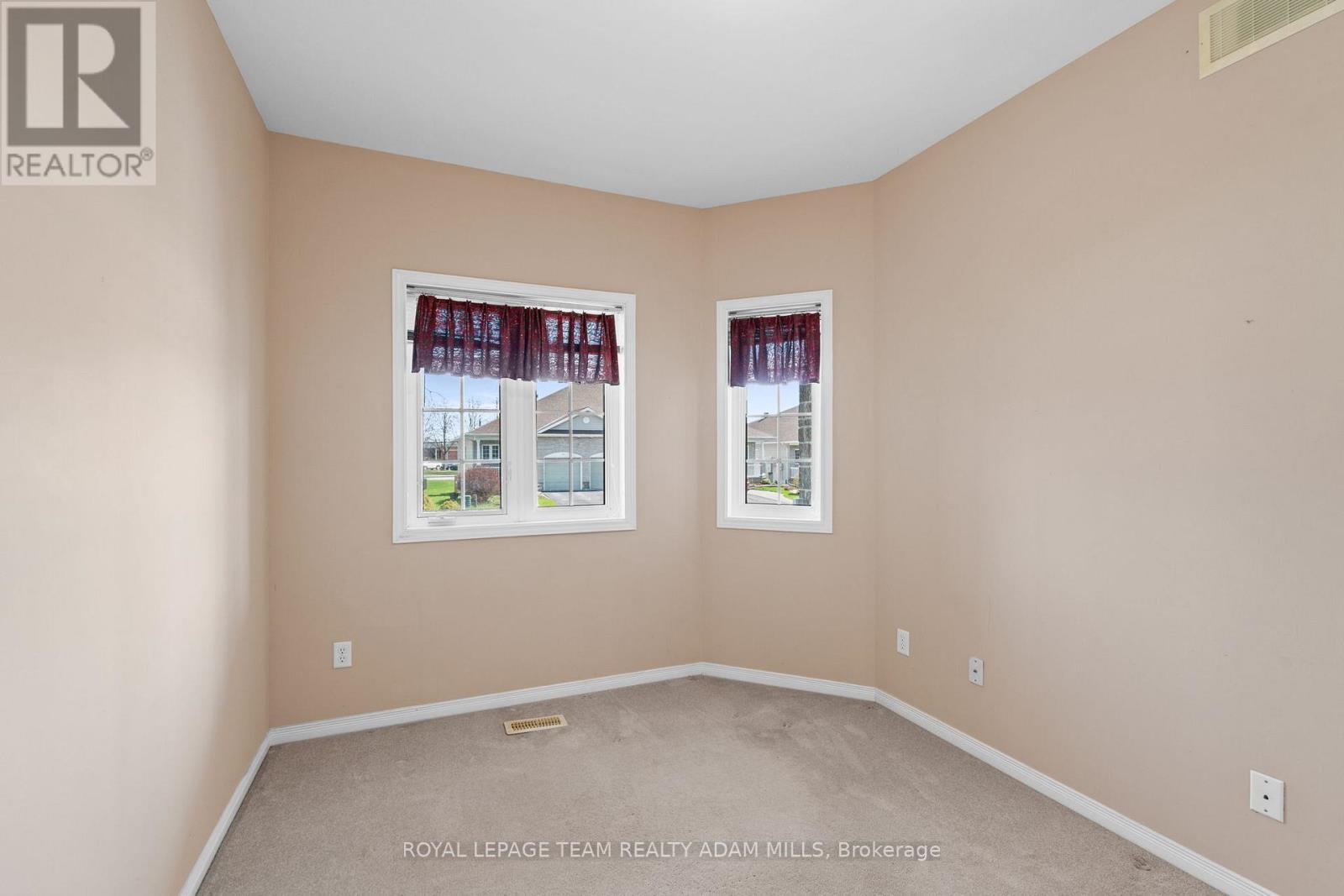 98 Patterson Crescent, Carleton Place, Ontario  K7C 4P3 - Photo 6 - X12377879