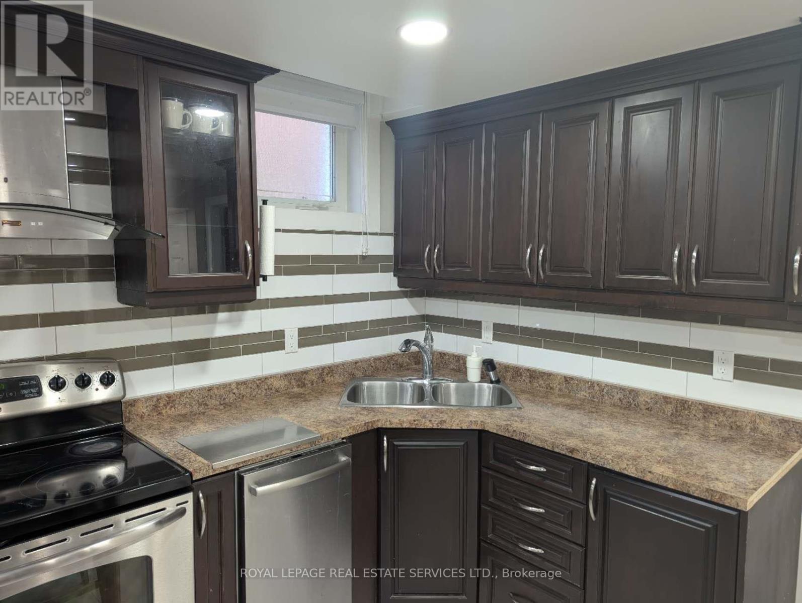Basement - 6057 Leeside Crescent, Mississauga, Ontario  L5M 5K6 - Photo 9 - W12377653