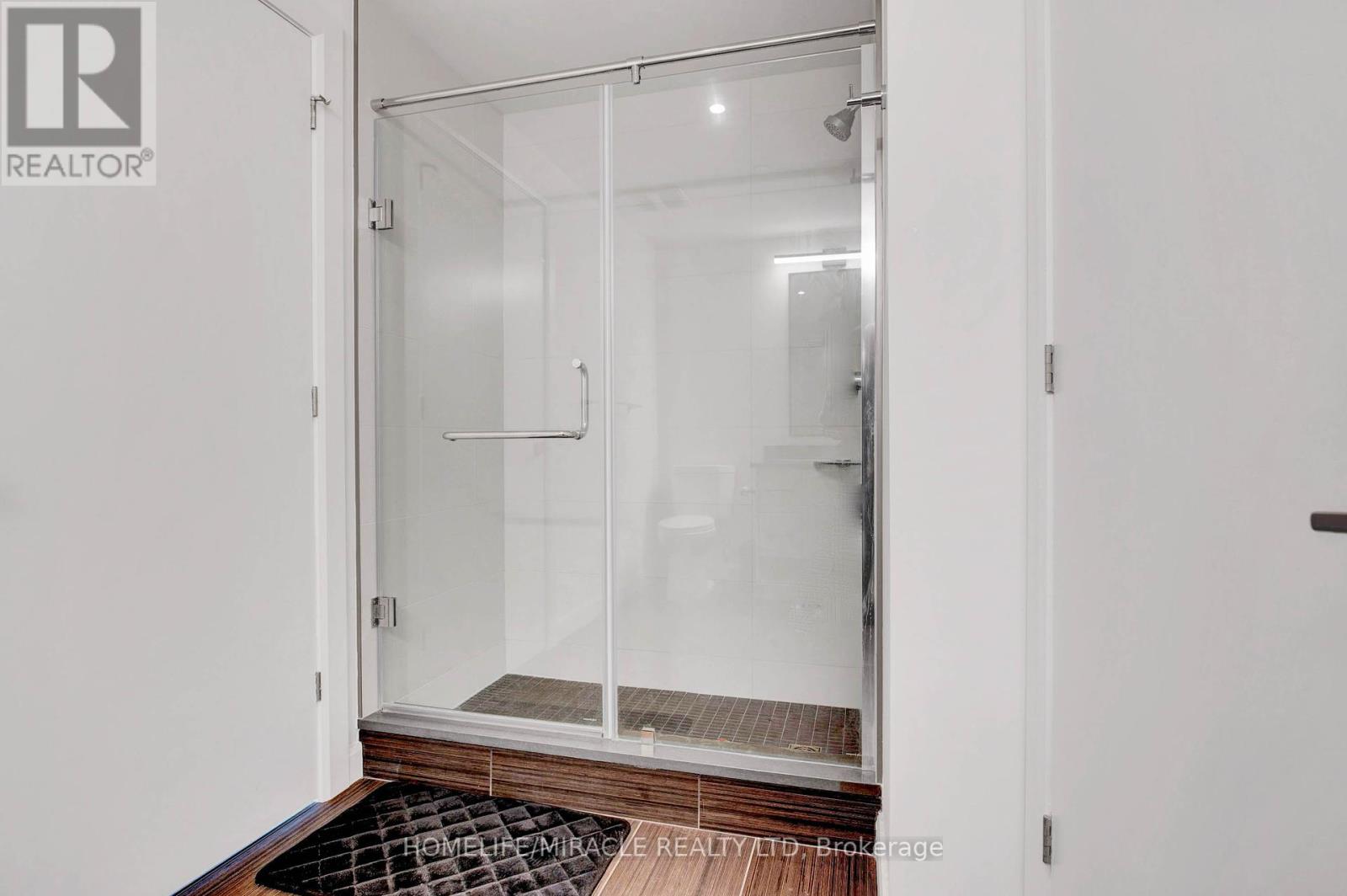 401 - 741 King Street W, Kitchener, Ontario  N2G 0E9 - Photo 11 - X12376936