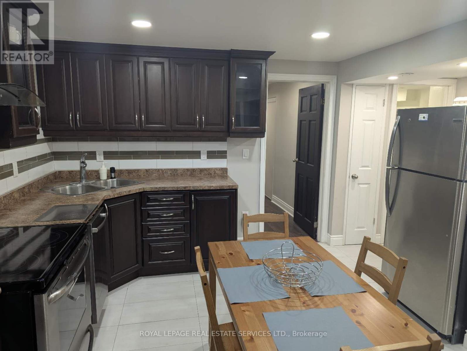 Basement - 6057 Leeside Crescent, Mississauga, Ontario  L5M 5K6 - Photo 8 - W12377653