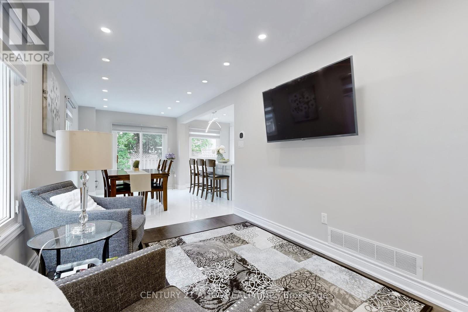 60 Steepleview Crescent, Richmond Hill, Ontario  L4C 9R3 - Photo 10 - N12376361