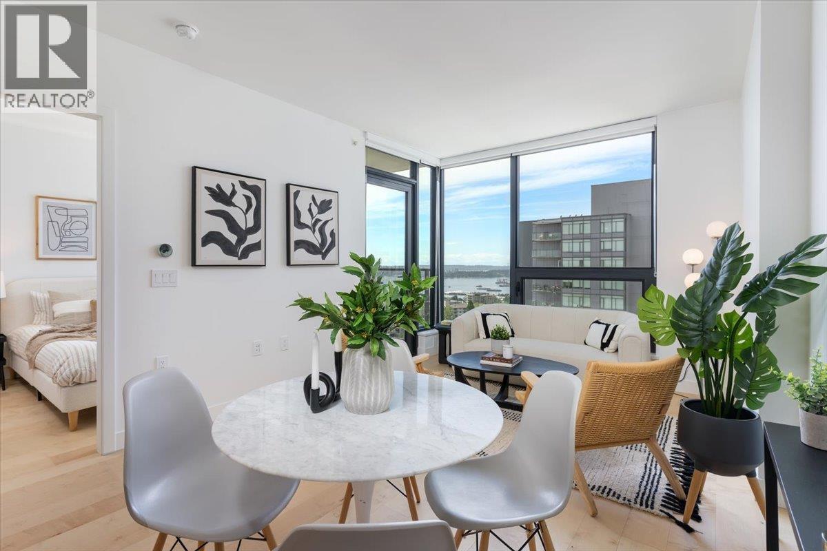 1104 135 E 13TH STREET, North Vancouver, British Columbia