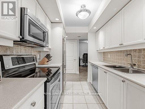 1719 - 15 Northtown Way, Toronto, Ontario  M2N 7A2 - Photo 6 - C12377690