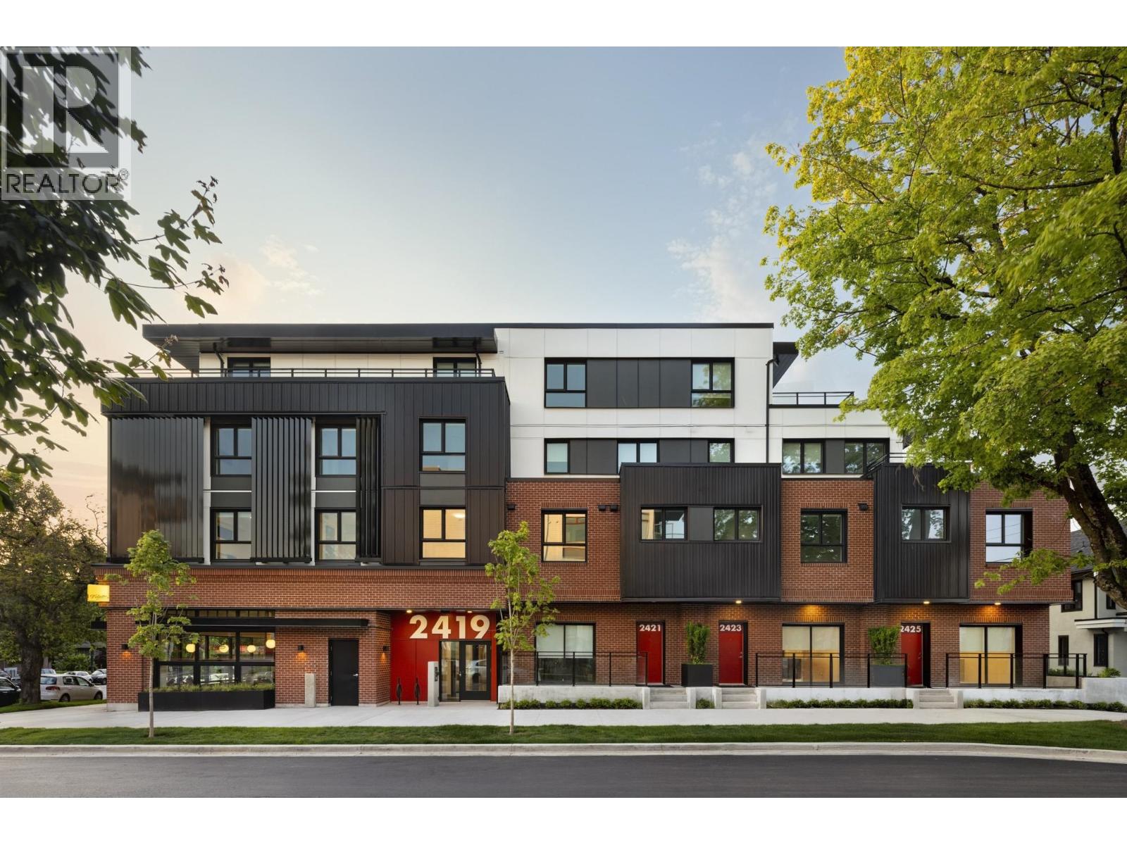 303 2419 GRANT STREET, Vancouver, British Columbia