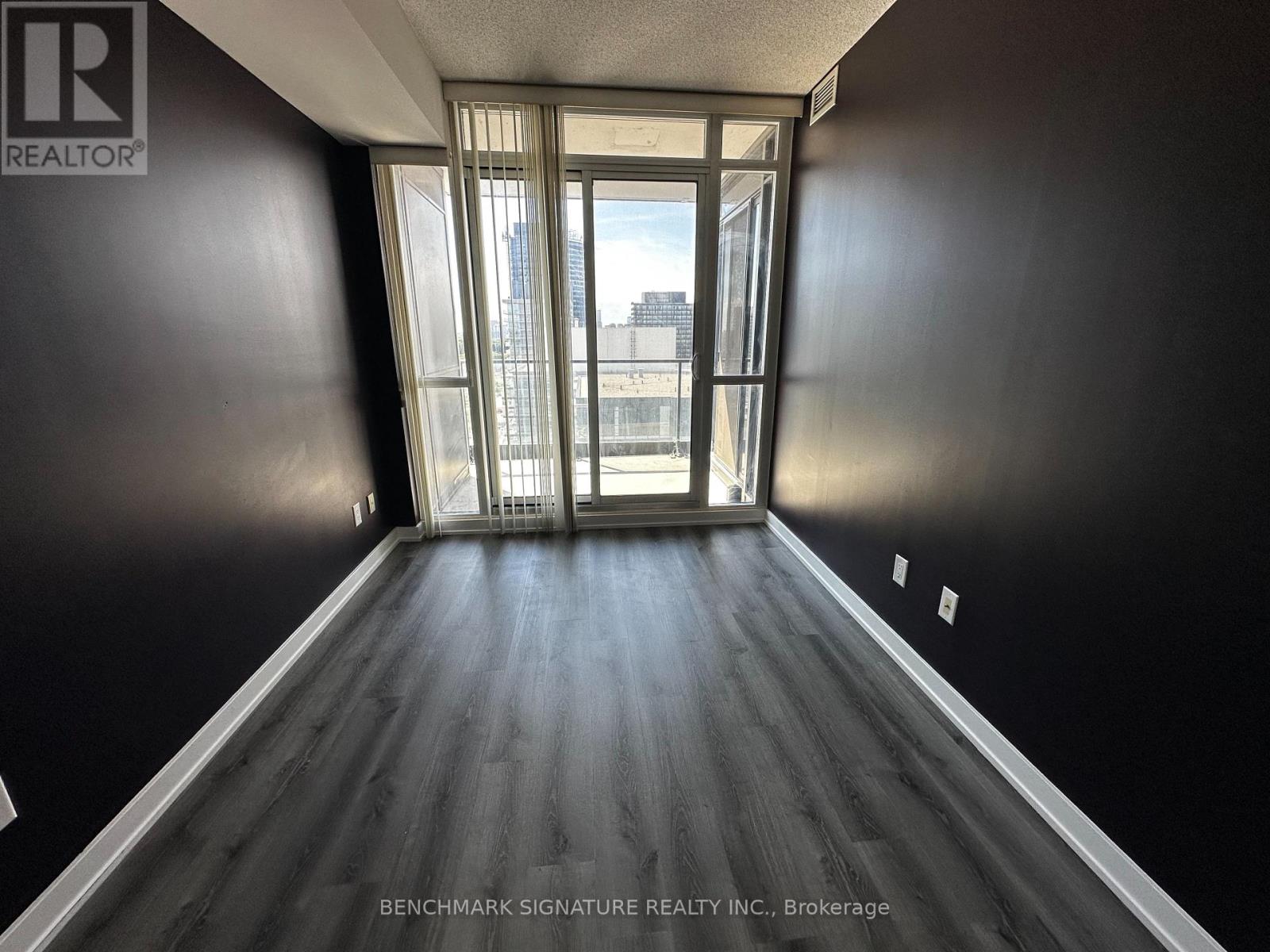2203 - 29 Singer Court, Toronto, Ontario  M2K 0B3 - Photo 3 - C12377851